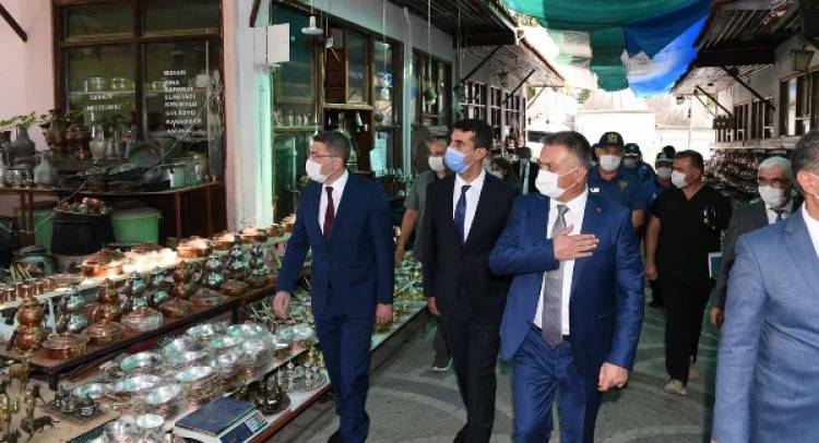 Vali Yazıcı Elmalı’da